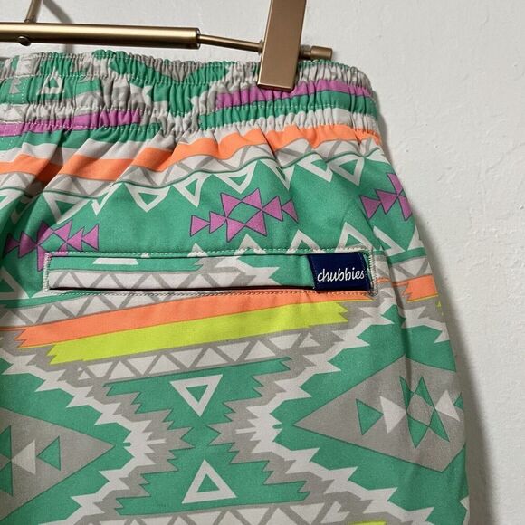 Chubbies En Fuego Aztec 7” Swim Trunks Size M Lined Beach Vacation Men's NWOT - Picture 3 of 11